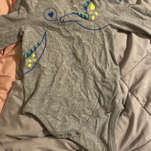 A bundle of 12 month onsies - Picture 3 of 5